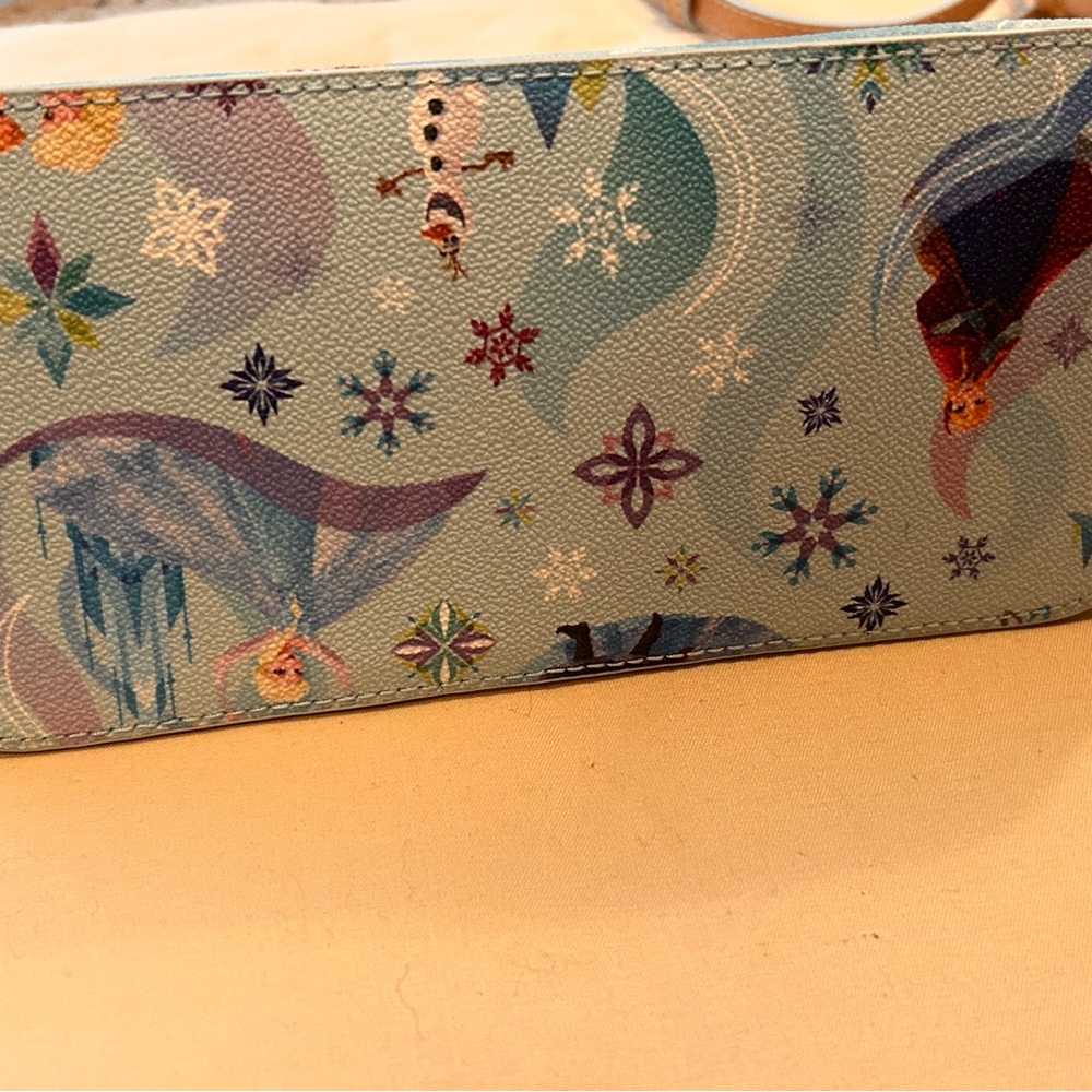 Dooney & Bourke Disney Crossbody Satchel NWOT - Picture 4 of 8